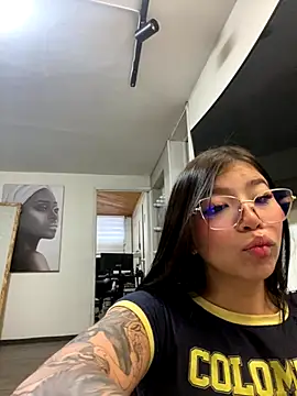 Maddy Piink online show from 11/21/25, 09:36