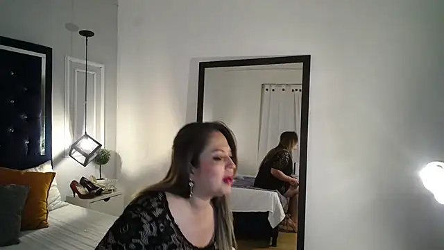 Snapshot of AntonellaRicher chatting on 10/11/25, 02:56 AntonellaRicher online show from 10/11/25, 02:56