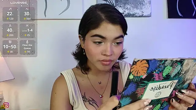 Zoe wang online show from 10/22/25, 12:26