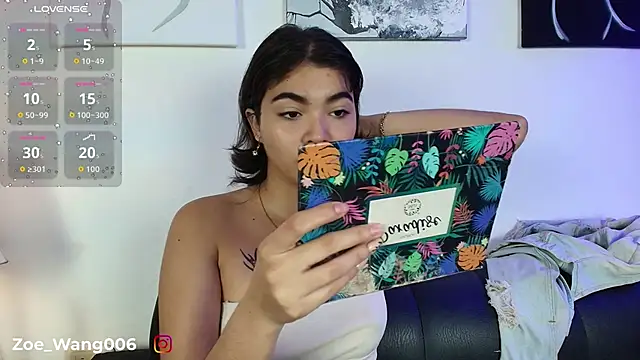 Zoe wang online show from 10/29/25, 03:33