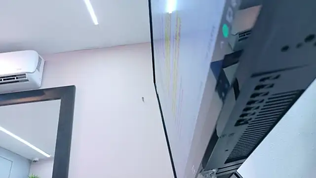 Camila Hill  online show from 11/28/25, 01:44