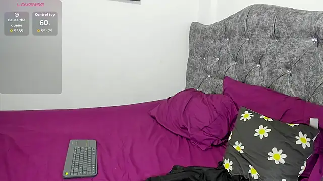 Snapshot of Camila_Hill_ chatting on 05/15/26, 02:59 Camila Hill online show from 05/15/26, 02:59