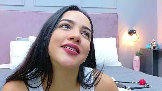 Camila Hill  online show from 12/15/25, 01:06