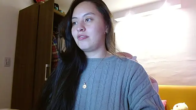 madissooon   online show from 11/13/25, 04:16