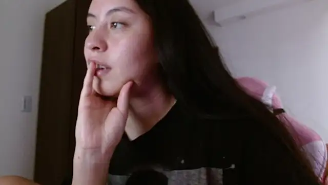 madissooon   online show from 11/21/25, 07:24