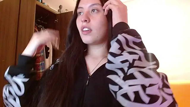 madissooon   online show from 11/14/25, 04:05