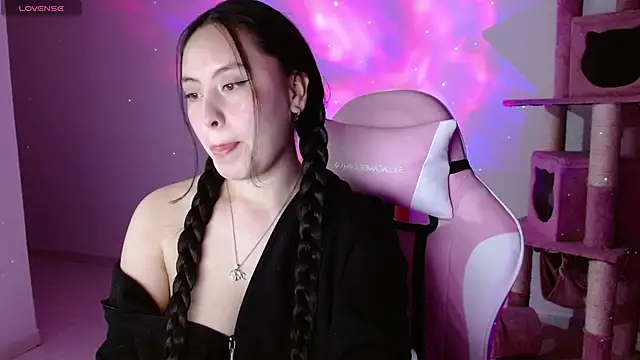 madissooon   online show from 12/03/25, 04:57