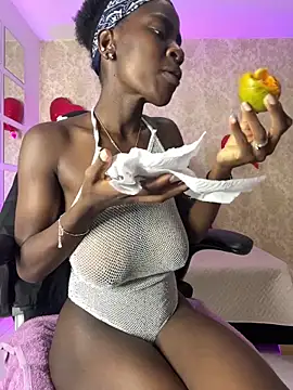 Snapshot of MorenaLush_Eup chatting on 04/16/26, 12:11 MorenaLush Eup online show from 04/16/26, 12:11