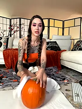 fantasyxwolf online show from 10/31/25, 06:37