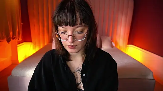 Pixie Peachh online show from 10/17/25, 12:51