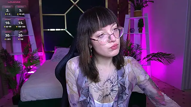 Pixie Peachh online show from 11/01/25, 02:11