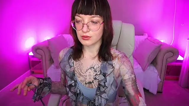 Pixie Peachh online show from 11/02/25, 07:02