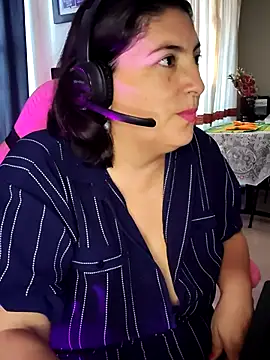 lina maria99 online show from 09/30/25, 10:05