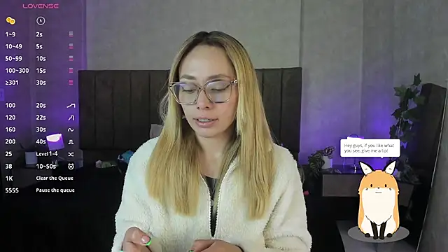 LanaMills  online show from 11/04/25, 03:43