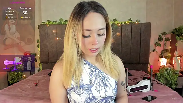 LanaMills  online show from 04/03/26, 03:02