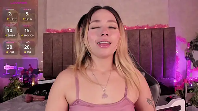 LanaMills  online show from 06/12/26, 03:48