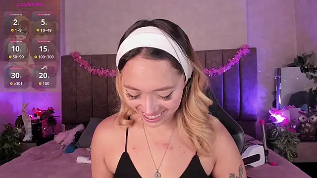 LanaMills  online show from 05/03/26, 05:56