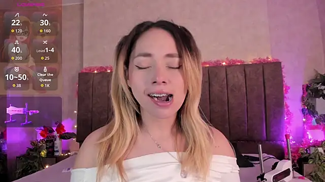 LanaMills  online show from 06/25/26, 04:21