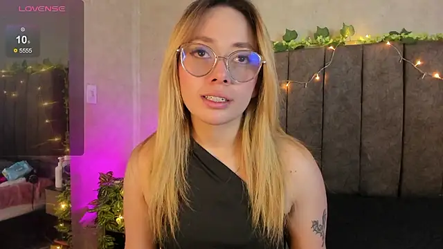 LanaMills  online show from 02/24/26, 05:52