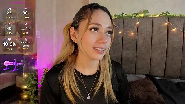 LanaMills  online show from 02/10/26, 05:17