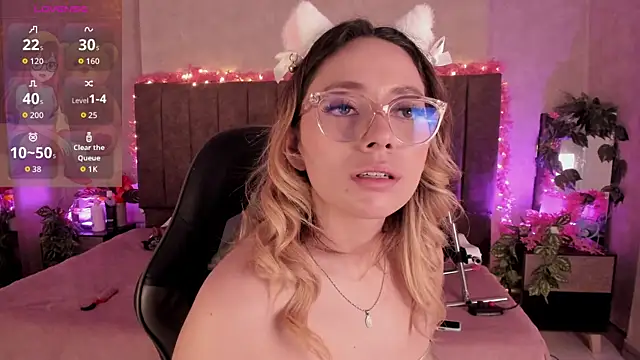 LanaMills  online show from 07/18/26, 05:27