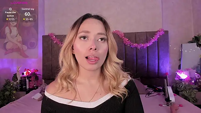 LanaMills  online show from 05/01/26, 04:39