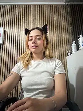 LanaMills  online show from 04/01/26, 04:36