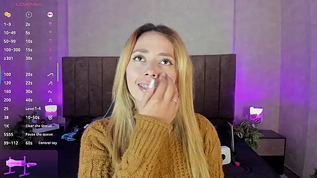 LanaMills  online show from 12/19/25, 04:16