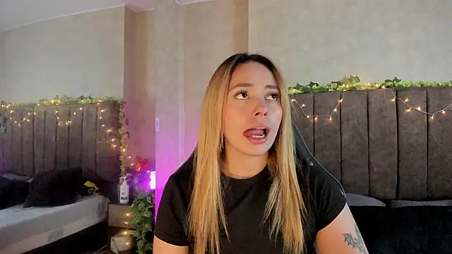 LanaMills  online show from 02/07/26, 05:15