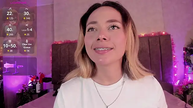 LanaMills  online show from 07/05/26, 04:19