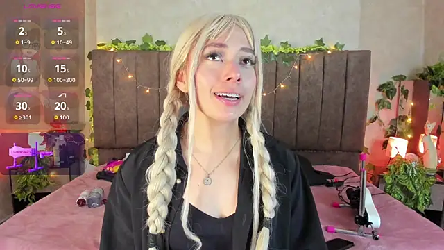 LanaMills  online show from 04/05/26, 04:41