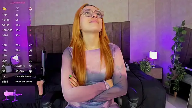 LanaMills  online show from 10/22/25, 05:18