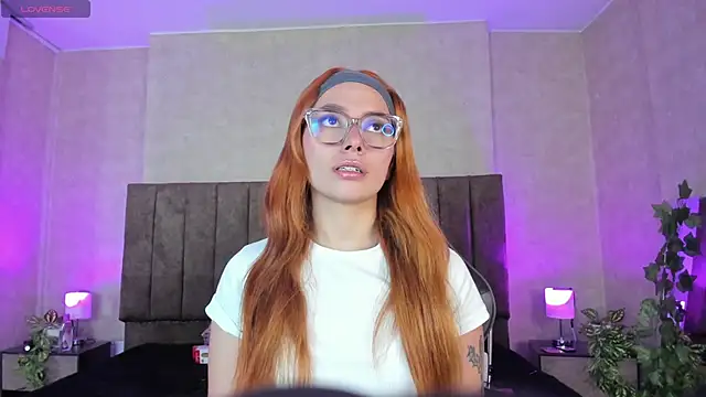 LanaMills  online show from 09/23/25, 04:30