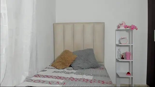 ImEmily444 online show from 11/28/25, 12:00