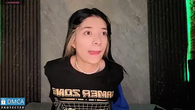 stepha   online show from 12/16/25, 11:03