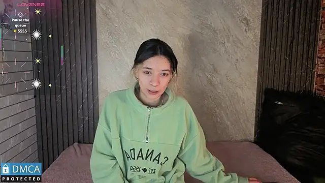 stepha   online show from 11/28/25, 11:10