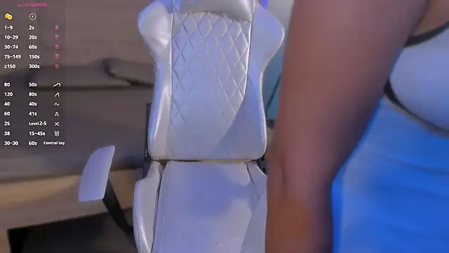 Snapshot of HannahMontgomery chatting on 03/20/26, 04:30 HannahMontgomery online show from 03/20/26, 04:30