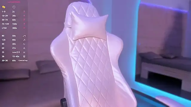 Snapshot of HannahMontgomery chatting on 03/04/26, 04:15 HannahMontgomery online show from 03/04/26, 04:15