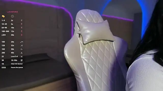 Snapshot of HannahMontgomery chatting on 12/22/25, 03:56 HannahMontgomery online show from 12/22/25, 03:56