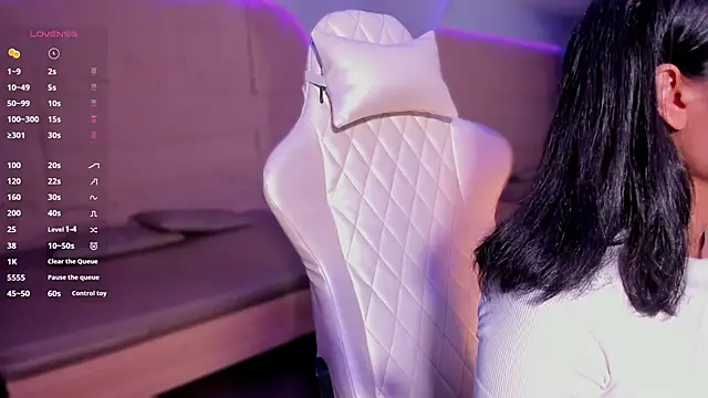 Snapshot of HannahMontgomery chatting on 01/07/26, 04:23 HannahMontgomery online show from 01/07/26, 04:23