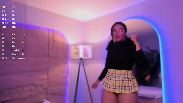 Snapshot of HannahMontgomery chatting on 03/05/26, 04:03 HannahMontgomery online show from 03/05/26, 04:03