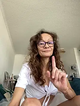 Chris06d22xh online show from 11/15/25, 01:04