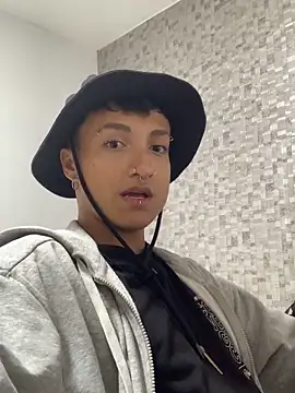 Milan Bach online show from 03/29/26, 07:32