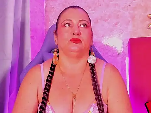 PalomaLombardi online show from 11/17/25, 08:02