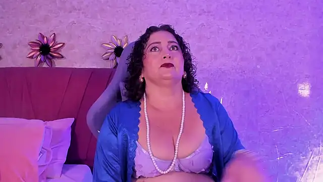 PalomaLombardi online show from 12/22/25, 08:20