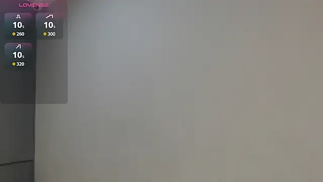 Snapshot of CharlotteCottin chatting on 10/10/25, 11:11 CharlotteCottin online show from 10/10/25, 11:11