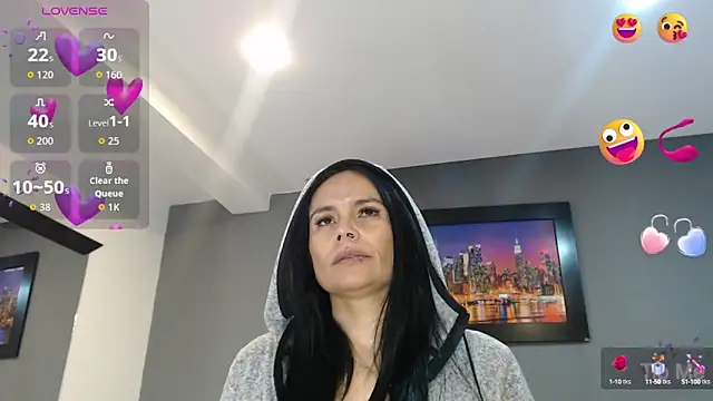 Snapshot of CharlotteCottin chatting on 09/25/25, 11:16 CharlotteCottin online show from 09/25/25, 11:16