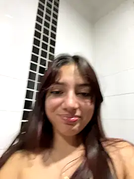 Snapshot of LisaGoddes chatting on 10/15/25, 02:21 LisaGoddes online show from 10/15/25, 02:21