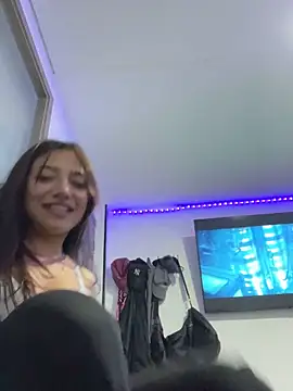 Snapshot of LisaGoddes chatting on 10/26/25, 04:24 LisaGoddes online show from 10/26/25, 04:24