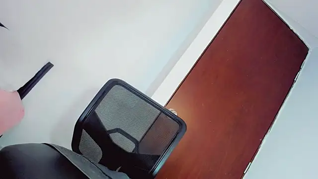 0MEGAN01 online show from 09/24/25, 07:59